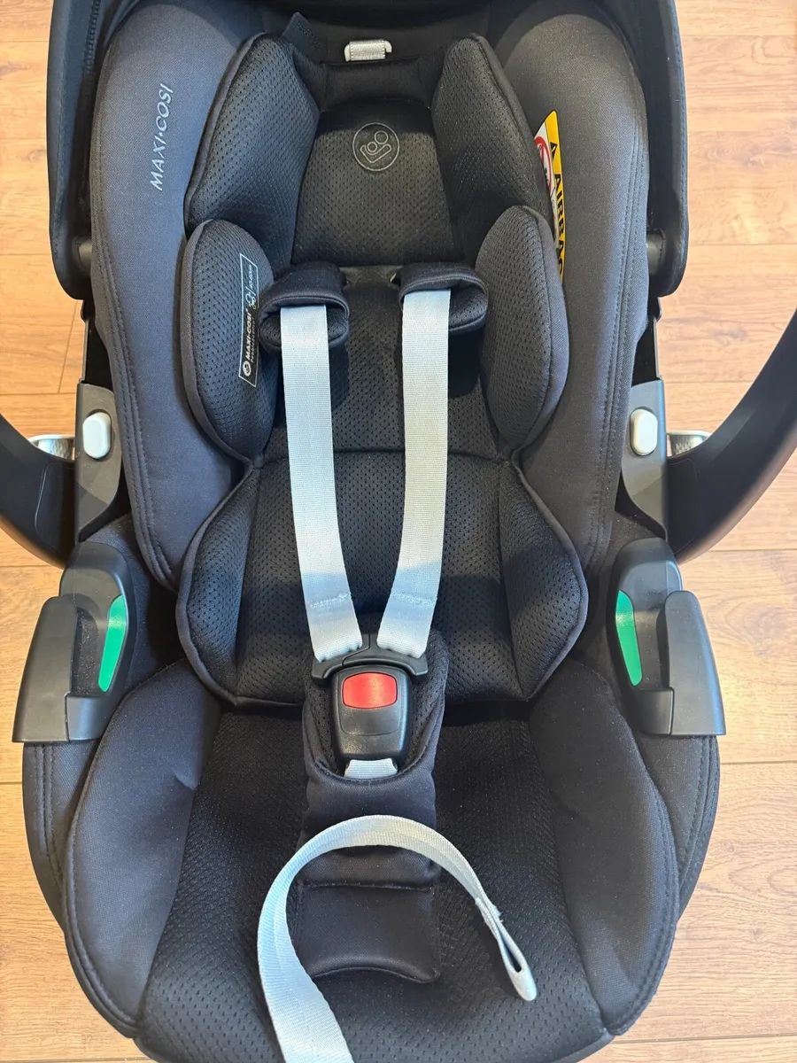 Maxi cosi pebble 360 pro 2 car seat &  isofix base - Image 4