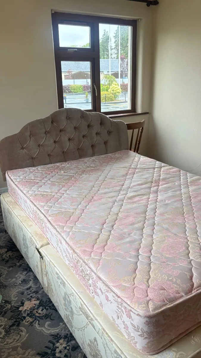 Bed - Image 1