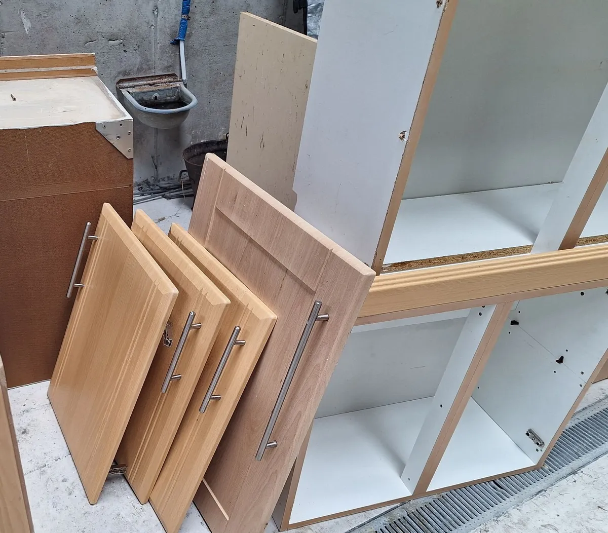 Kitchen units and Appliances - Image 3