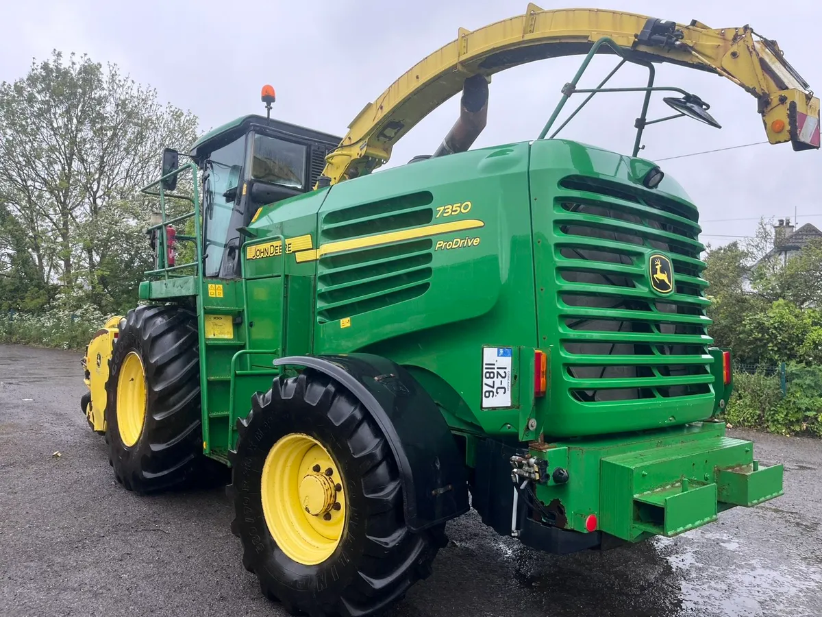 John Deere 7350 harvester - Image 1