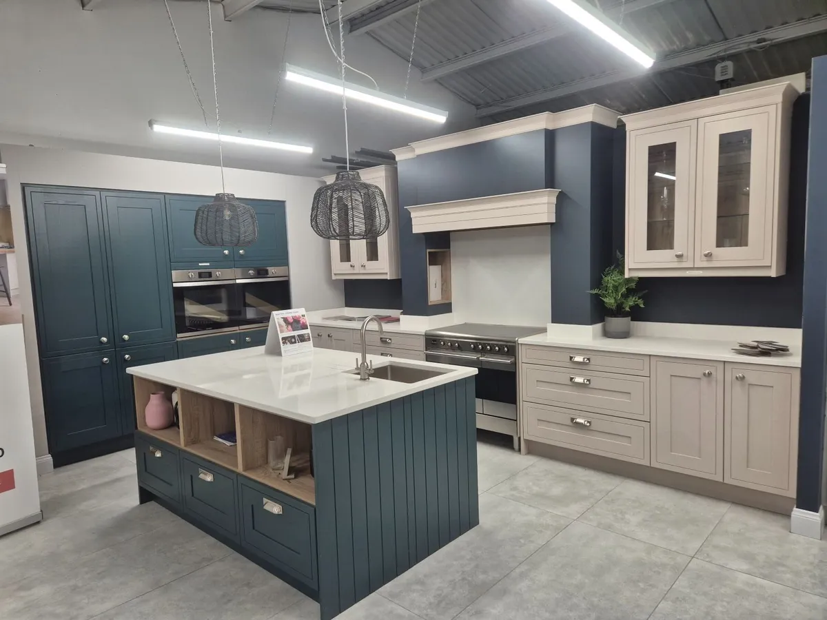 Kitchen showroom sale - Image 1