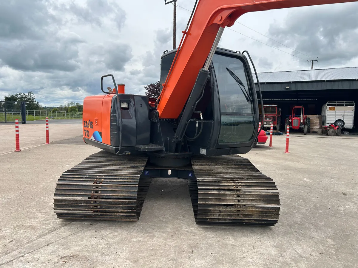 2015 Hitachi Zaxis 70 C/W New 1 Metre Pads - Image 2