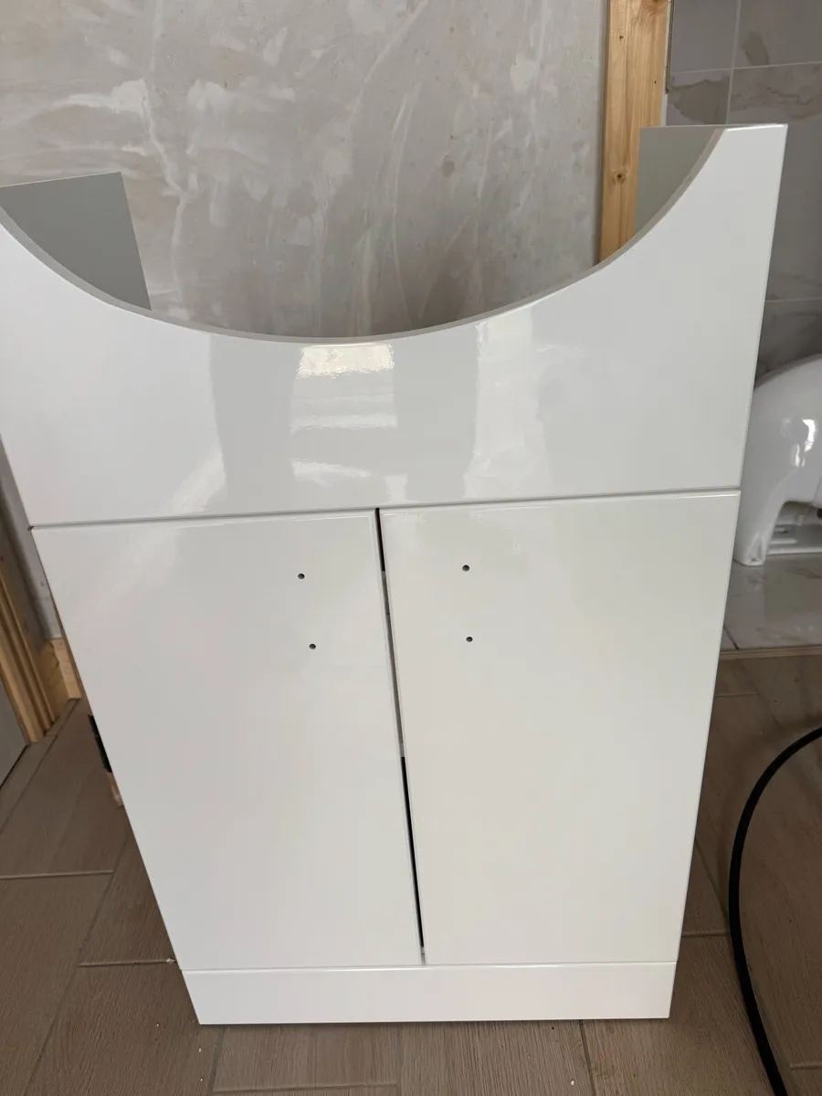 bathroom sink units - Image 3