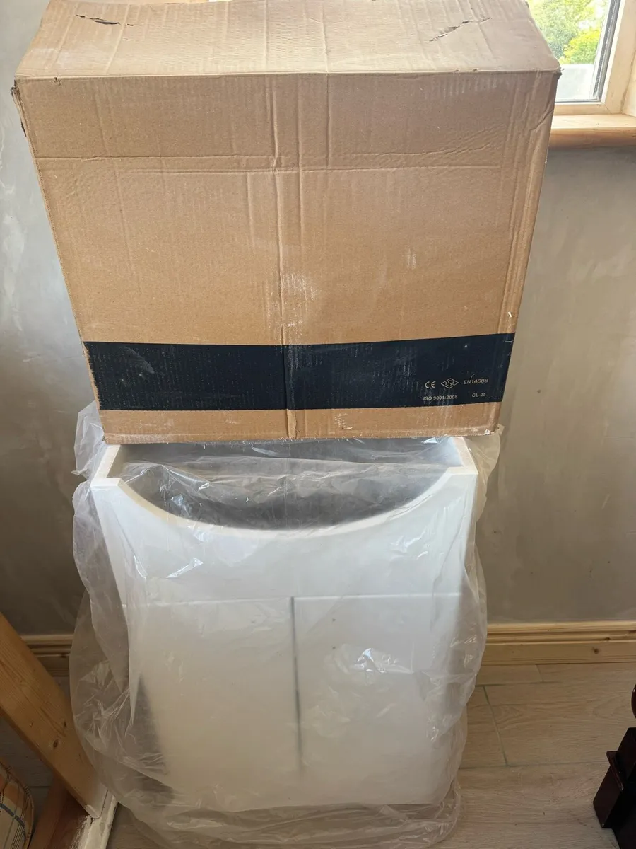 bathroom sink units - Image 4