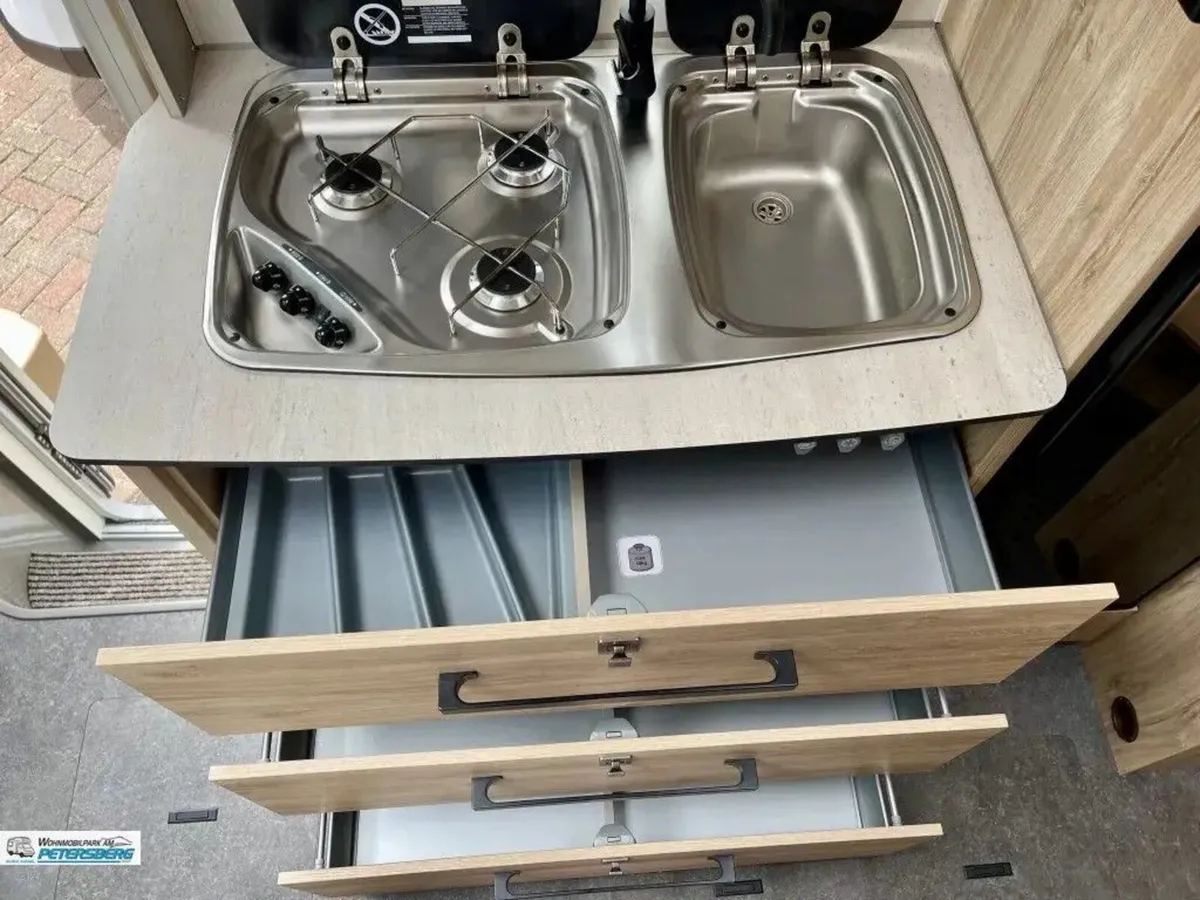 Motorhome - Image 2