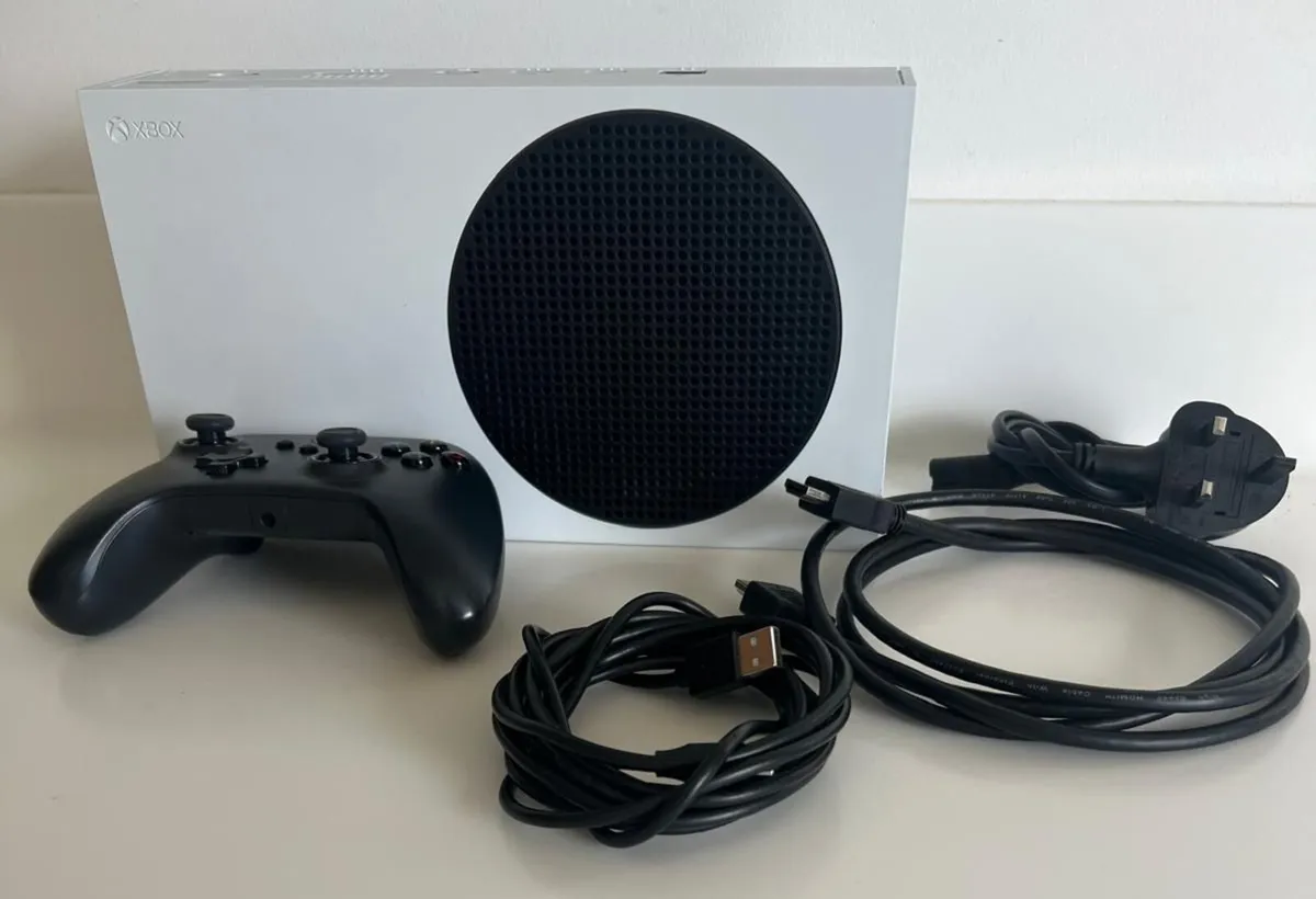 Xbox Series S 512GB & Controller – Great Condition - Image 1