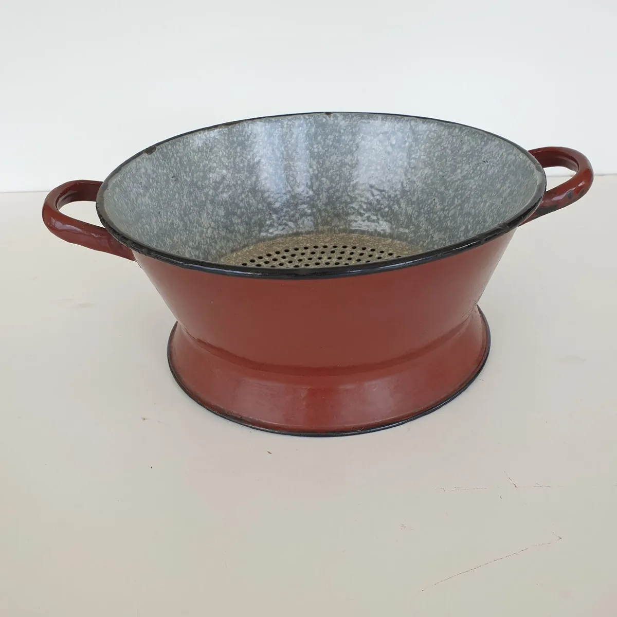 Vintage enamel sieve large handles farmhouse - Image 4