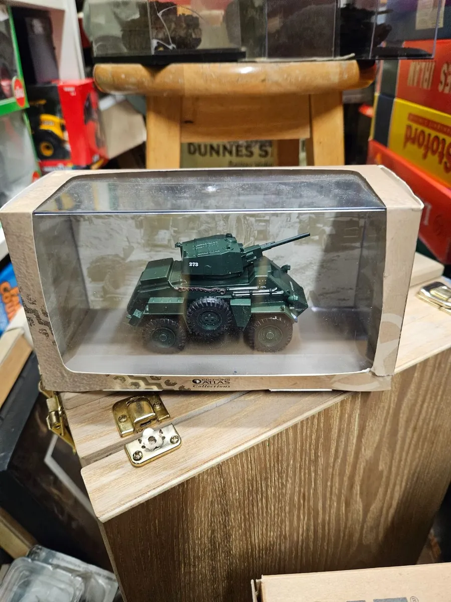 Corgi Atlas British WW2 Armoured Car - Image 2