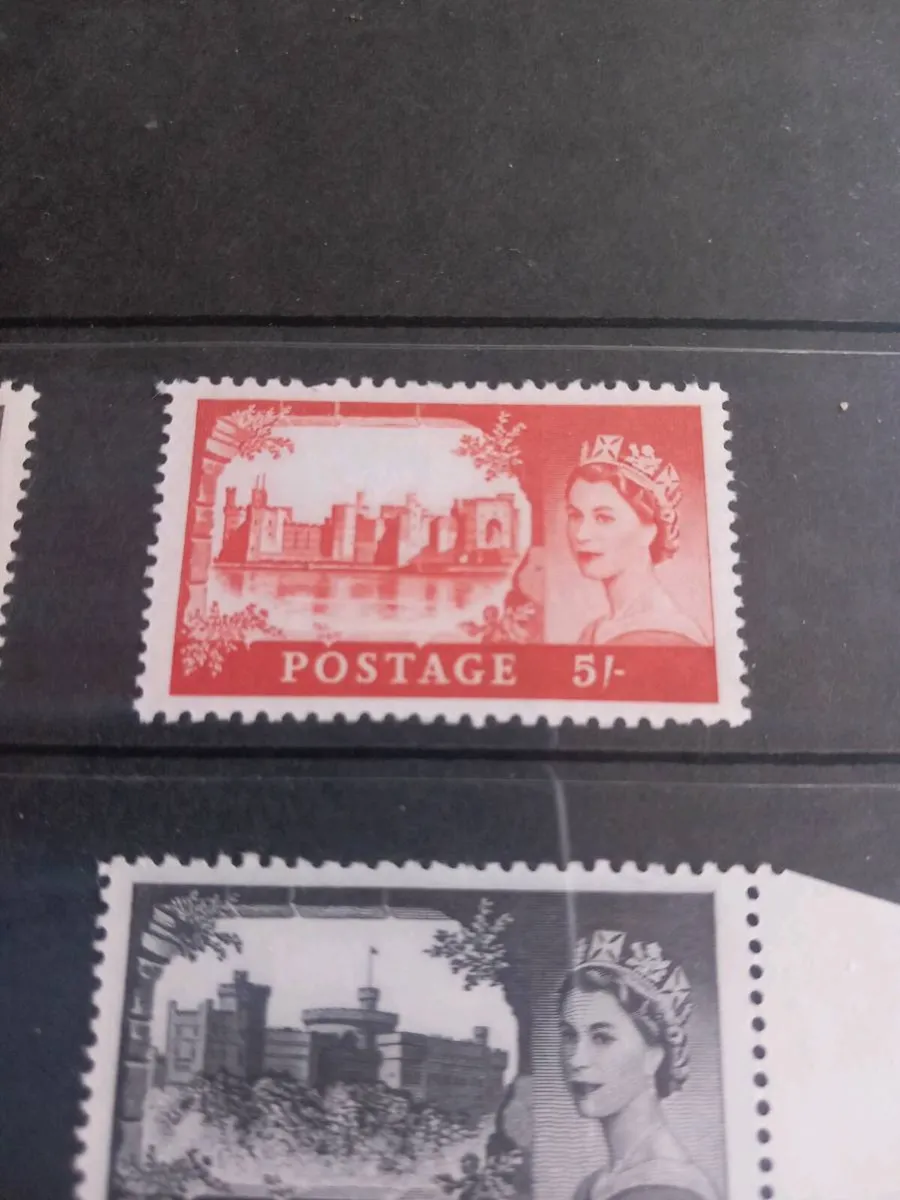 UK stamps, some very collectible, D18 post 7e - Image 4