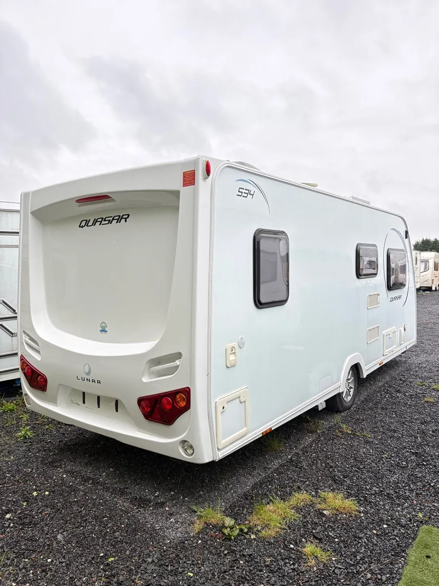 2015 Lunar Quasar 4 Berth Fixed Bed Caravan - Image 3
