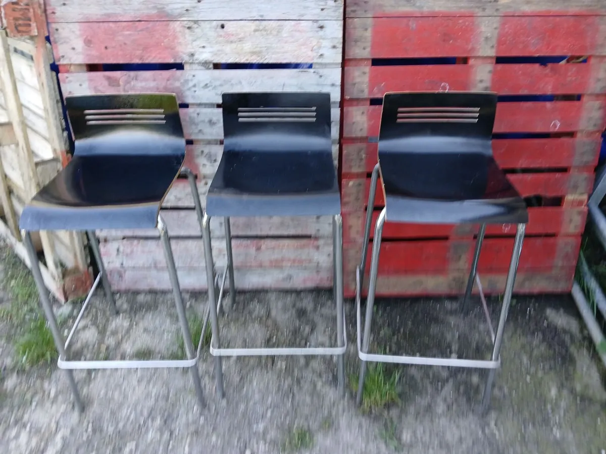 Bar stools traditional old style 👌 - Image 2