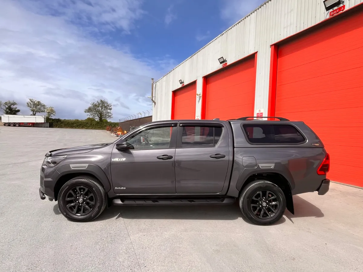 2023 Toyota Hilux 2.8 Invincible  Auto - Image 2