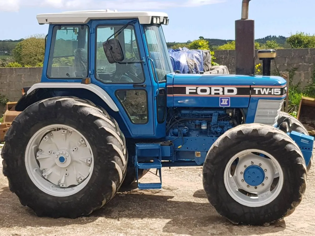 Ford TW15 - Image 2