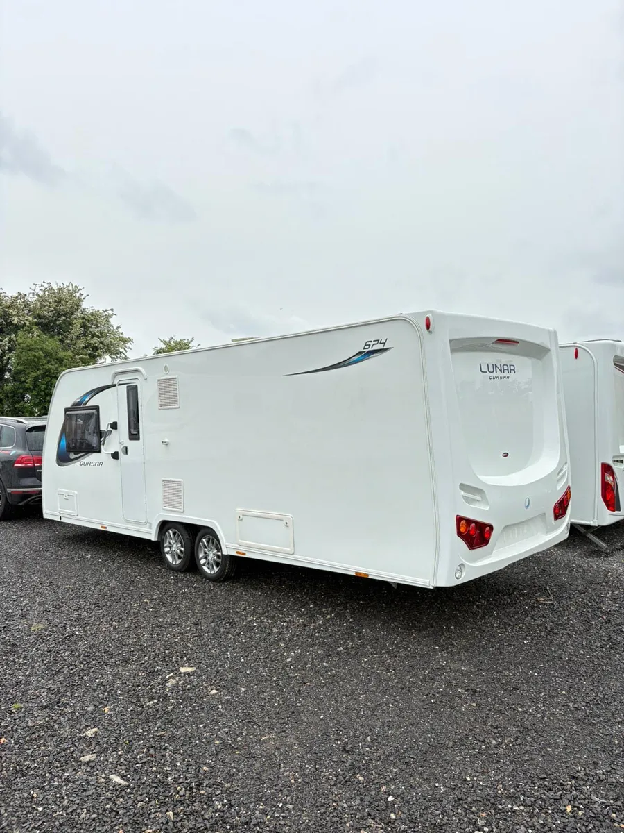 Lunar Quasar 4 Berth Fixed Island Bed Caravan - Image 3