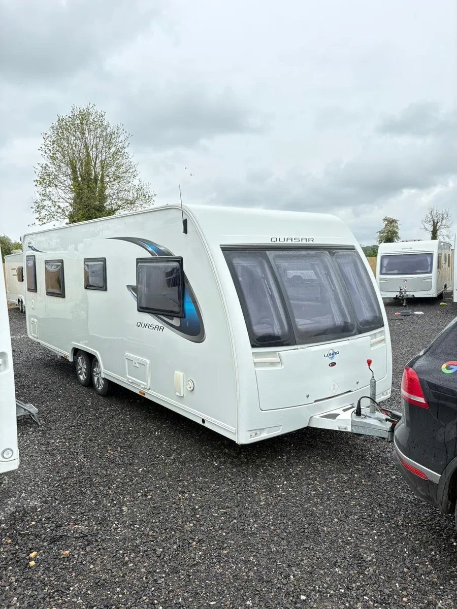 Lunar Quasar 4 Berth Fixed Island Bed Caravan - Image 2