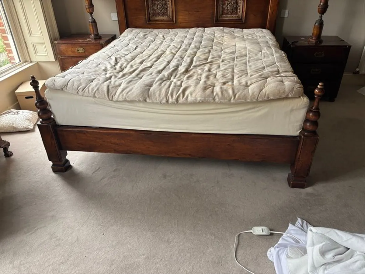 Superking solid wood bed frame and matching side lockers from Minnie Peters  6feet x 6.6feet - Image 3