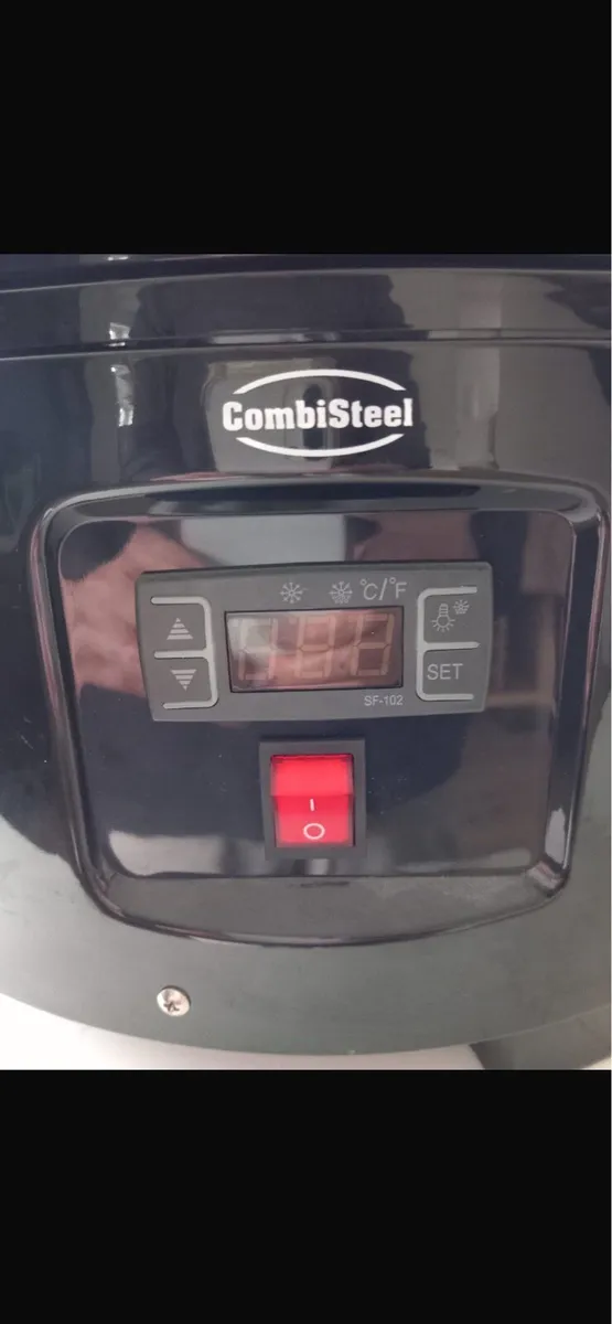 Rotating display Fridge and Warming Display Cabin - Image 3