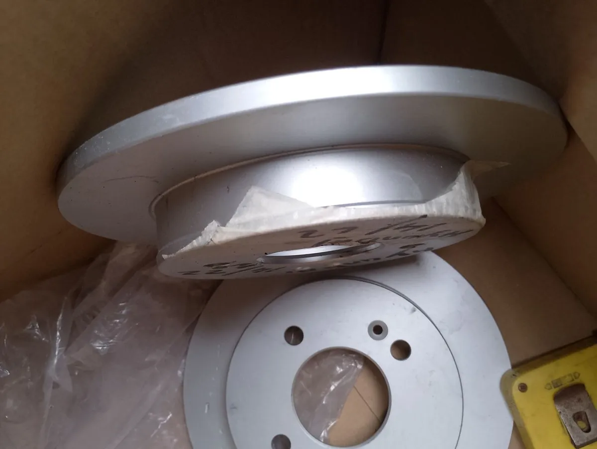 Hyundai I10 brake discs 234mm solid four stud - Image 4