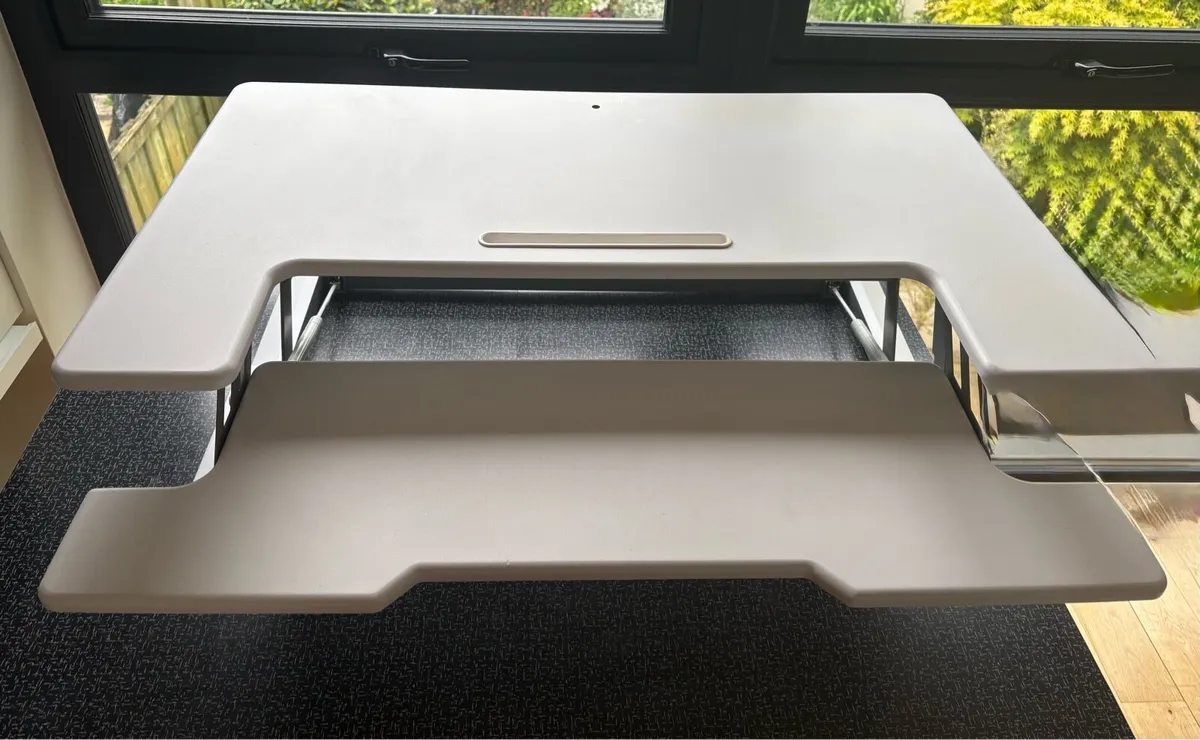 Duroni white sit stand desk - Image 1
