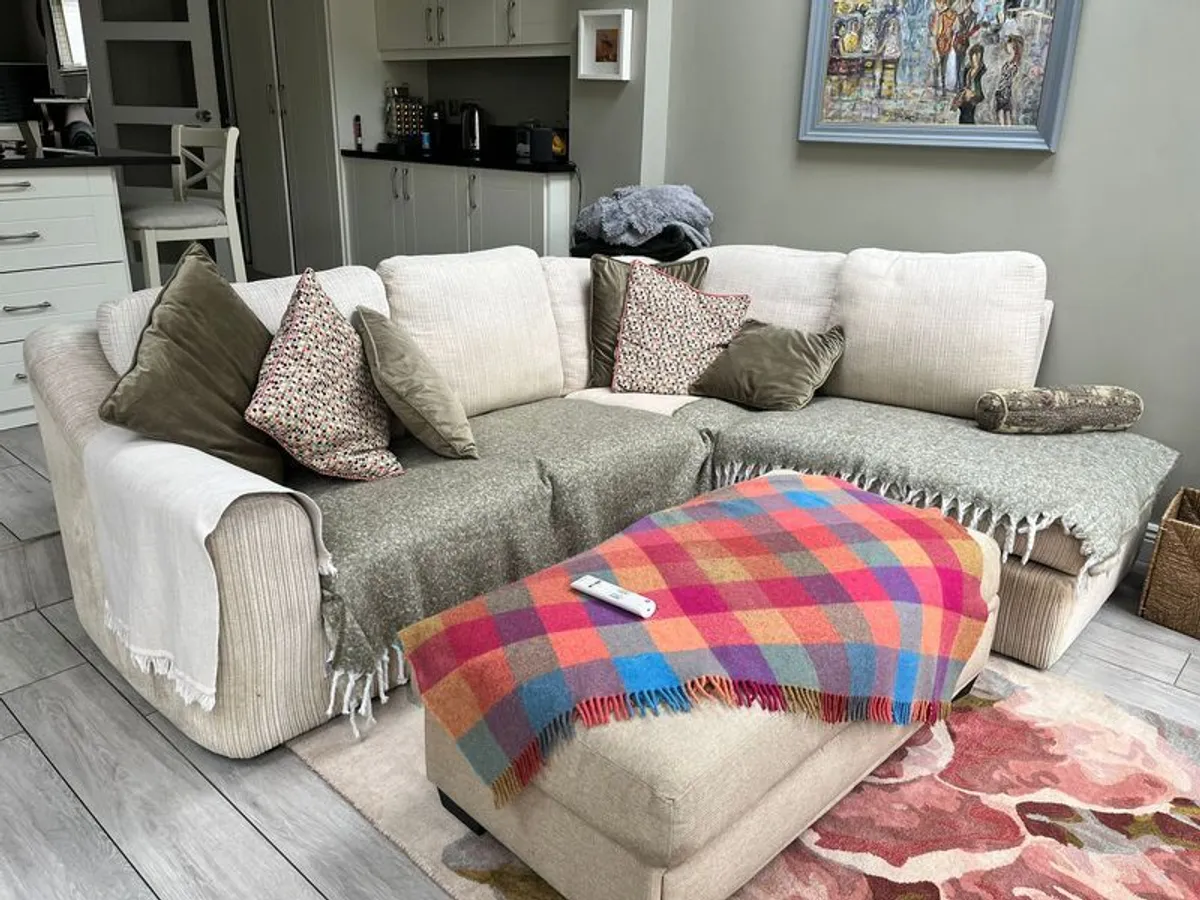 Corner couch - Image 4