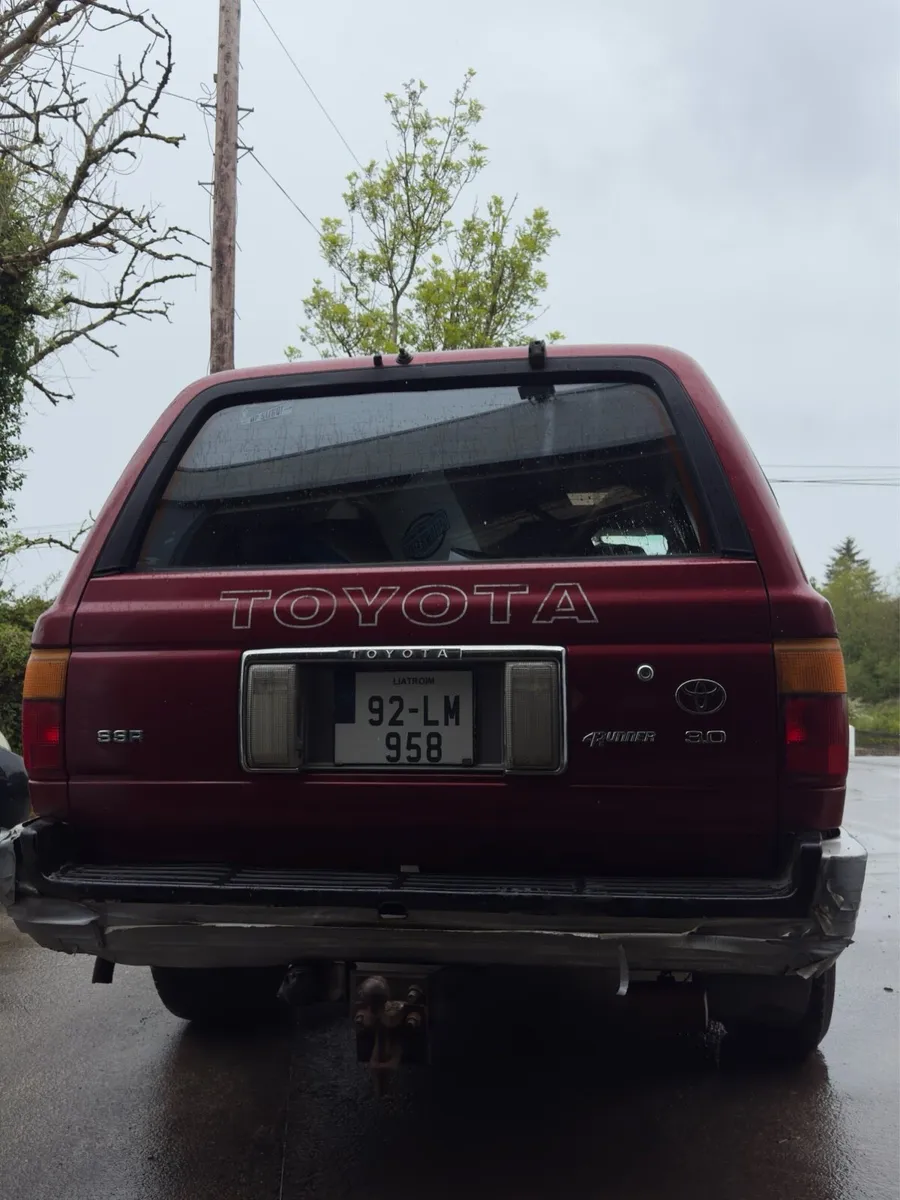 Toyota Hilux Surf 1992. 2.4 Litre Turbo - Image 4