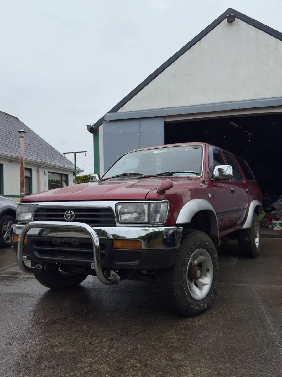 Toyota Hilux Surf 1992. 2.4 Litre Turbo - Image 1