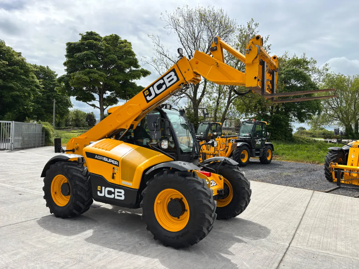 2022 JCB 532-70    AGRI SUPER - Image 2