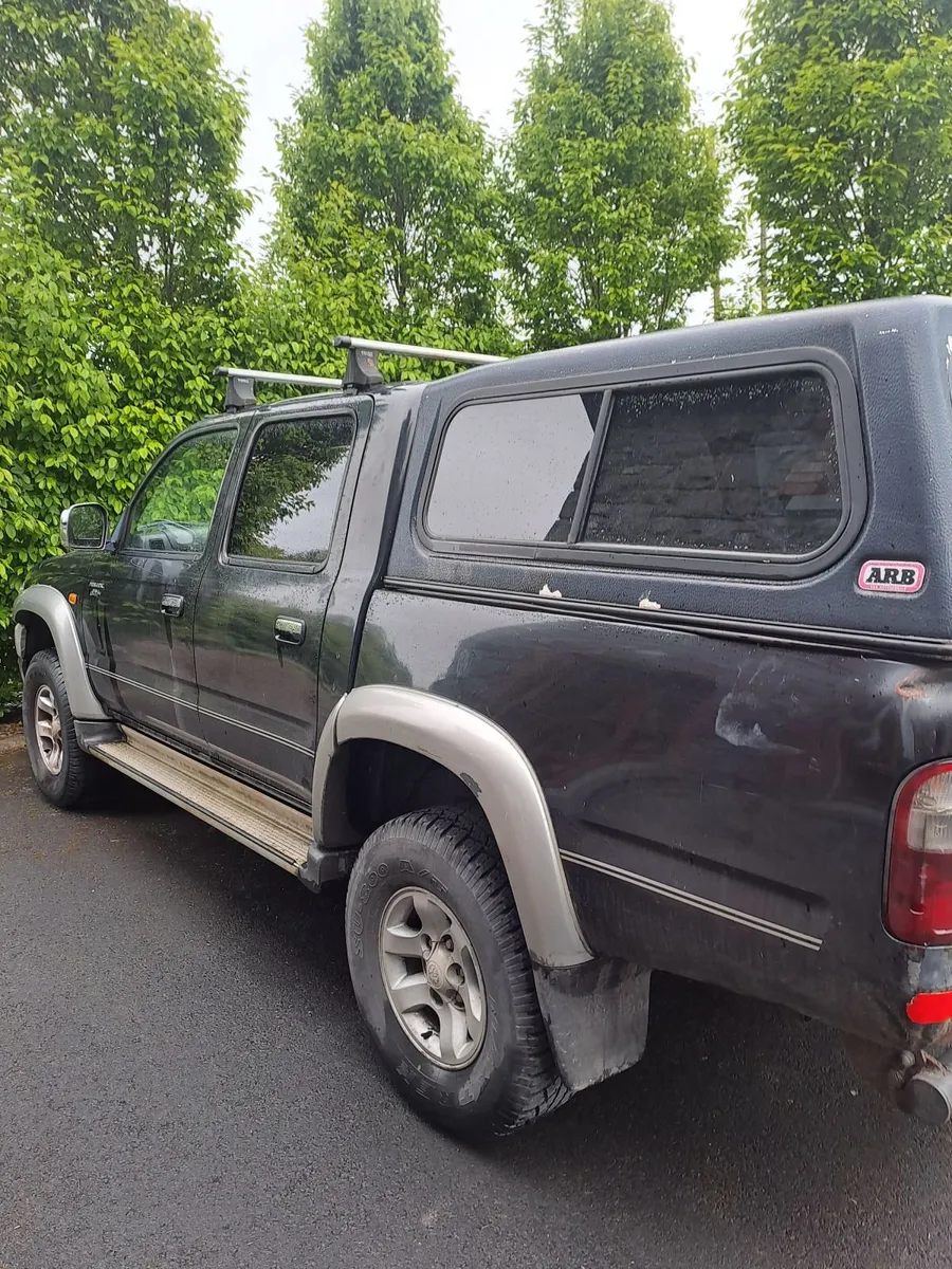 Toyota Hilux 2005 - Image 2