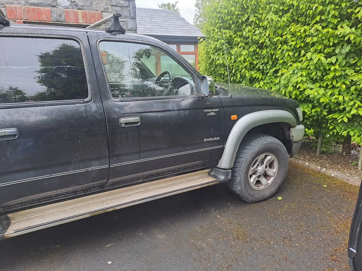 Toyota Hilux 2005 - Image 4