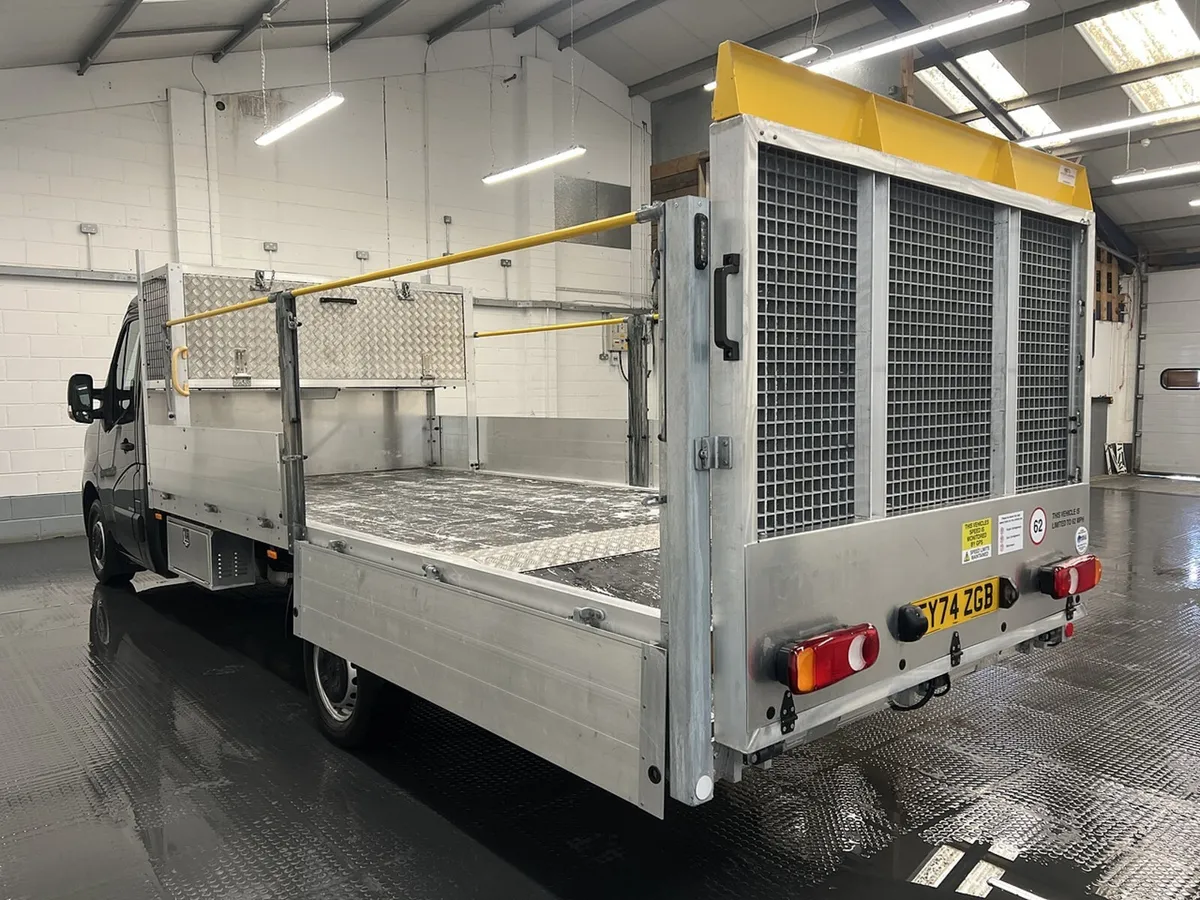 2024 Renault Master Dropside Van - Image 2