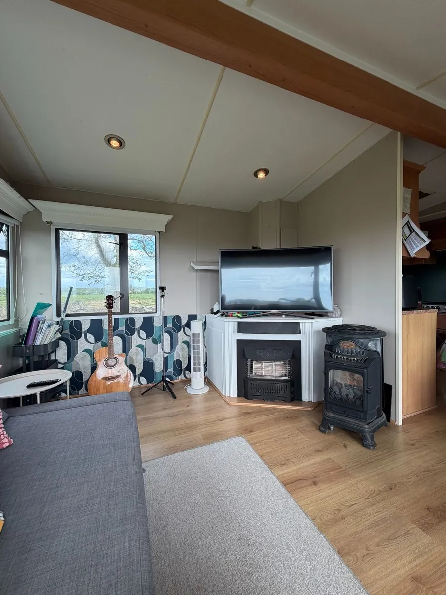 Mobile Home - Image 2