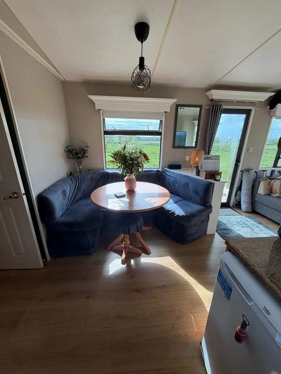 Mobile Home - Image 4