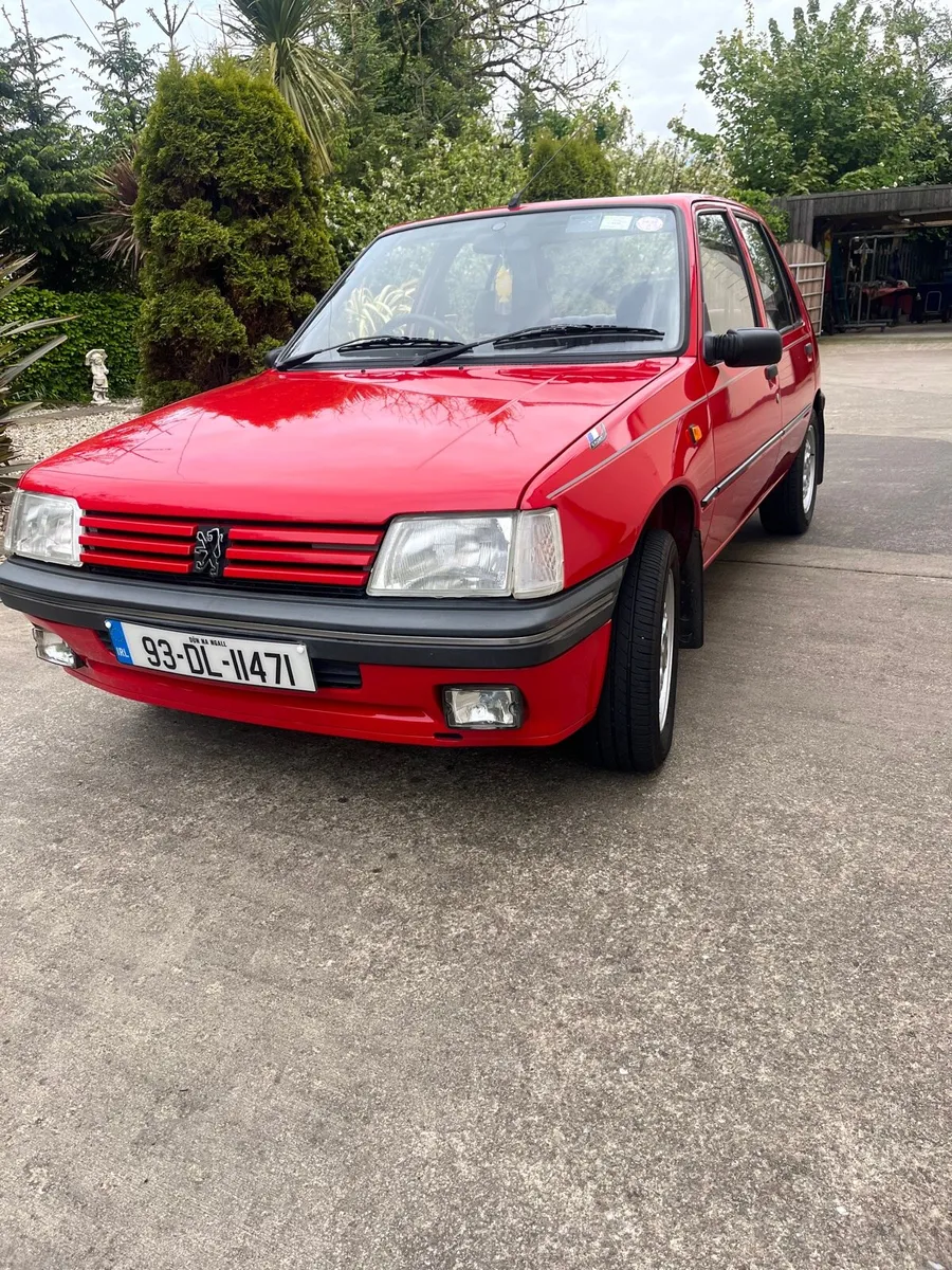 Peugeot 205 GLD - Image 1