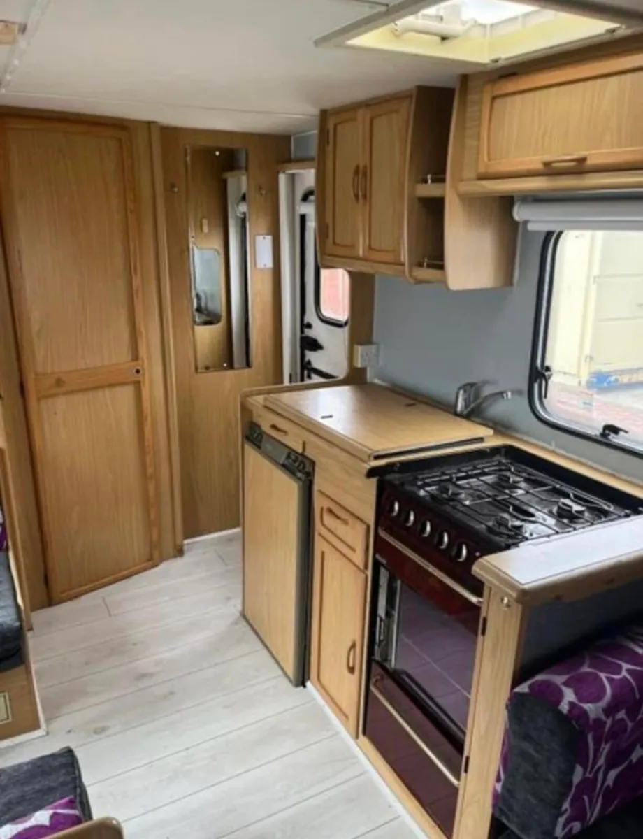 4 berth Bailey pageant caravan - Image 4