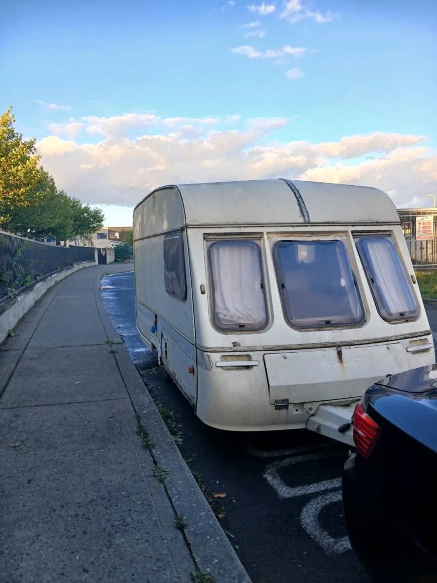 Caravan - Image 2