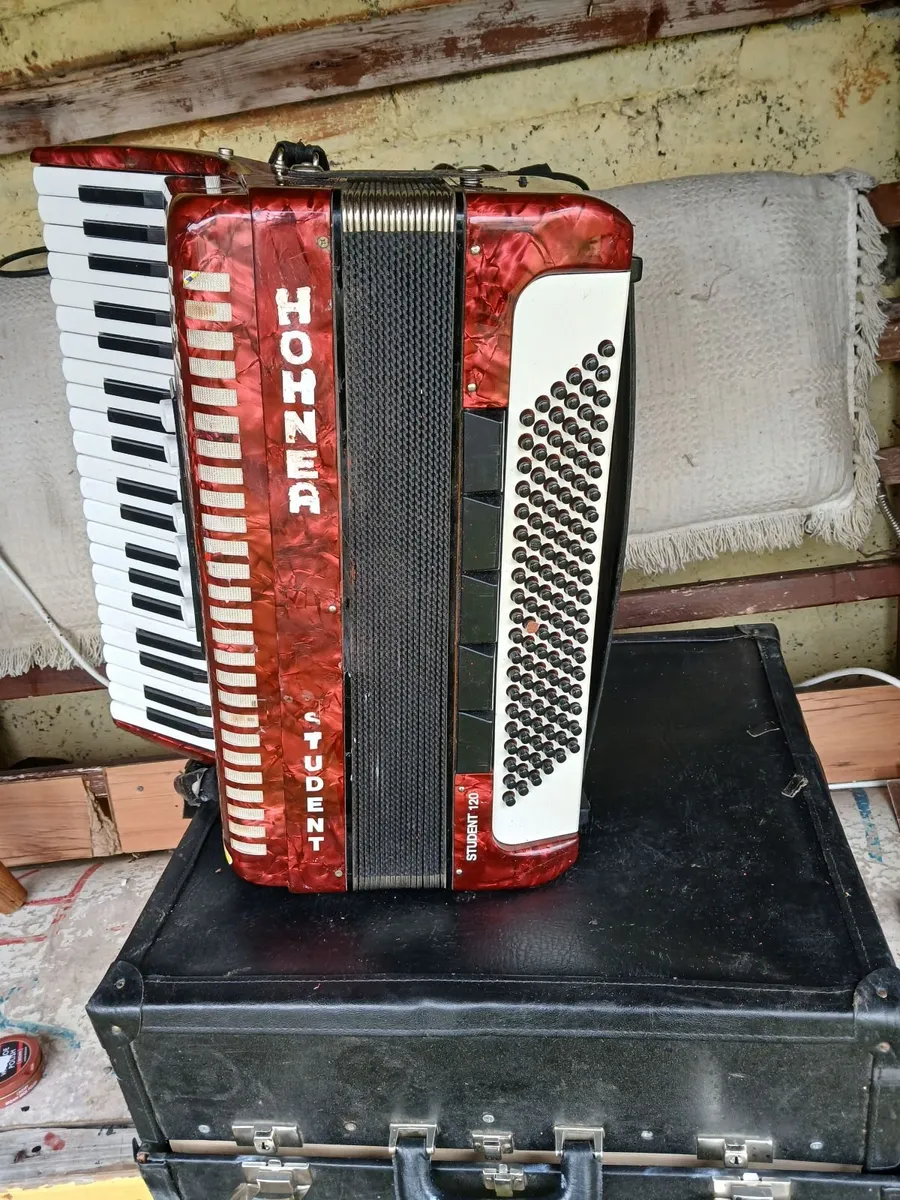 Piano Accordian - Image 2