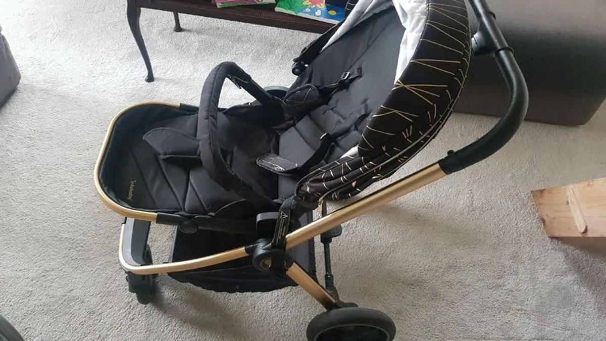 Child's Buggy - Image 1