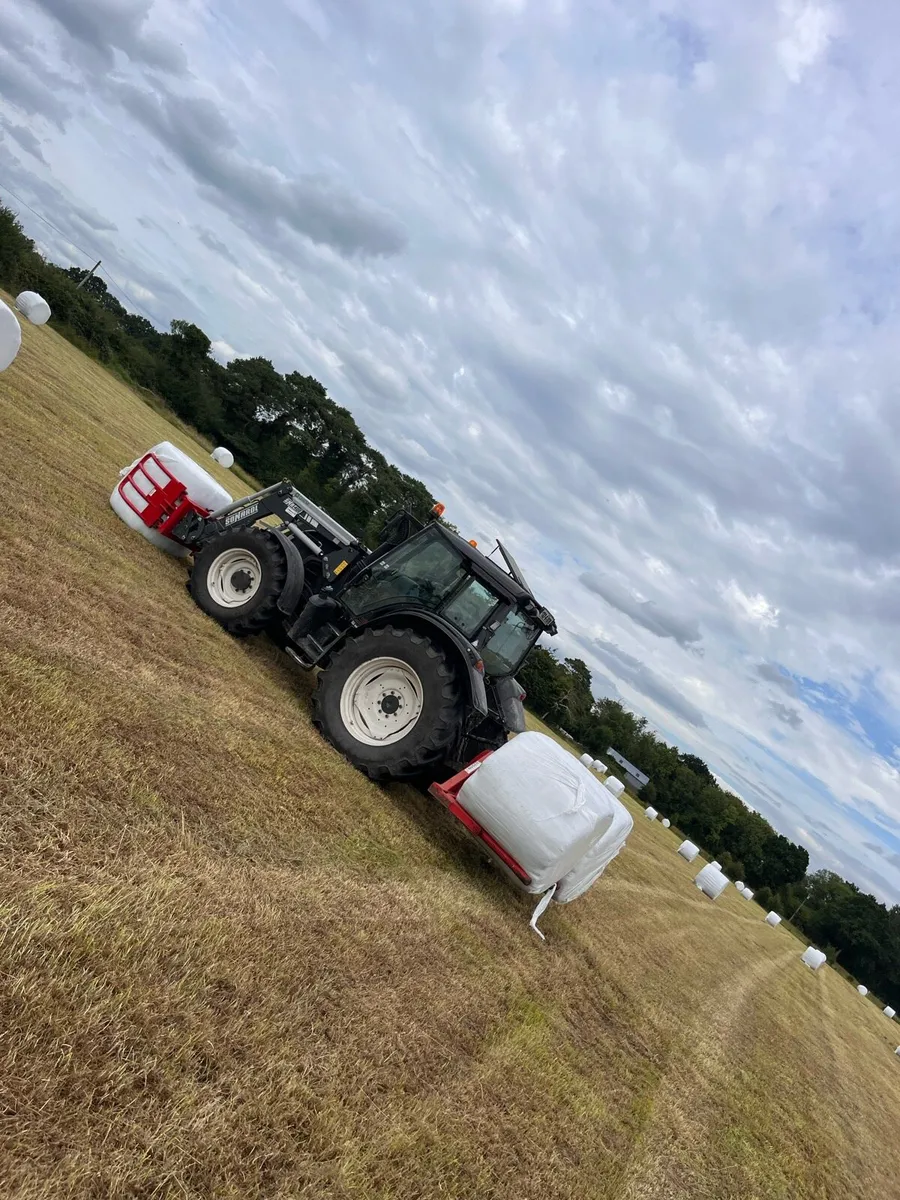 Drawing and Stacking Bales - Image 4