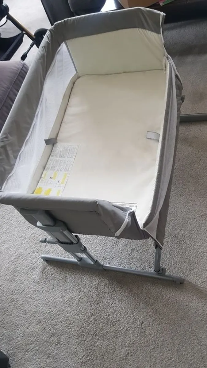 Baby cot bed - Image 2