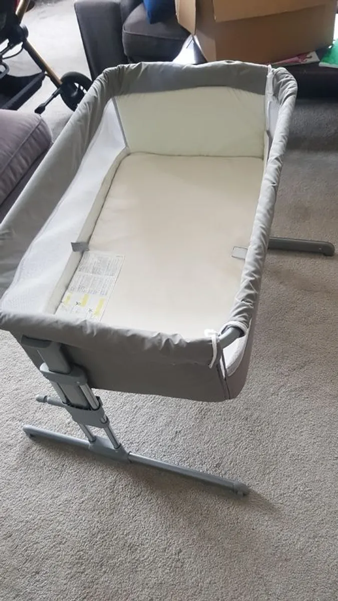 Baby cot bed - Image 1