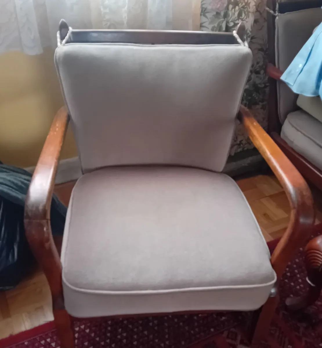 2 Chairs - Image 1