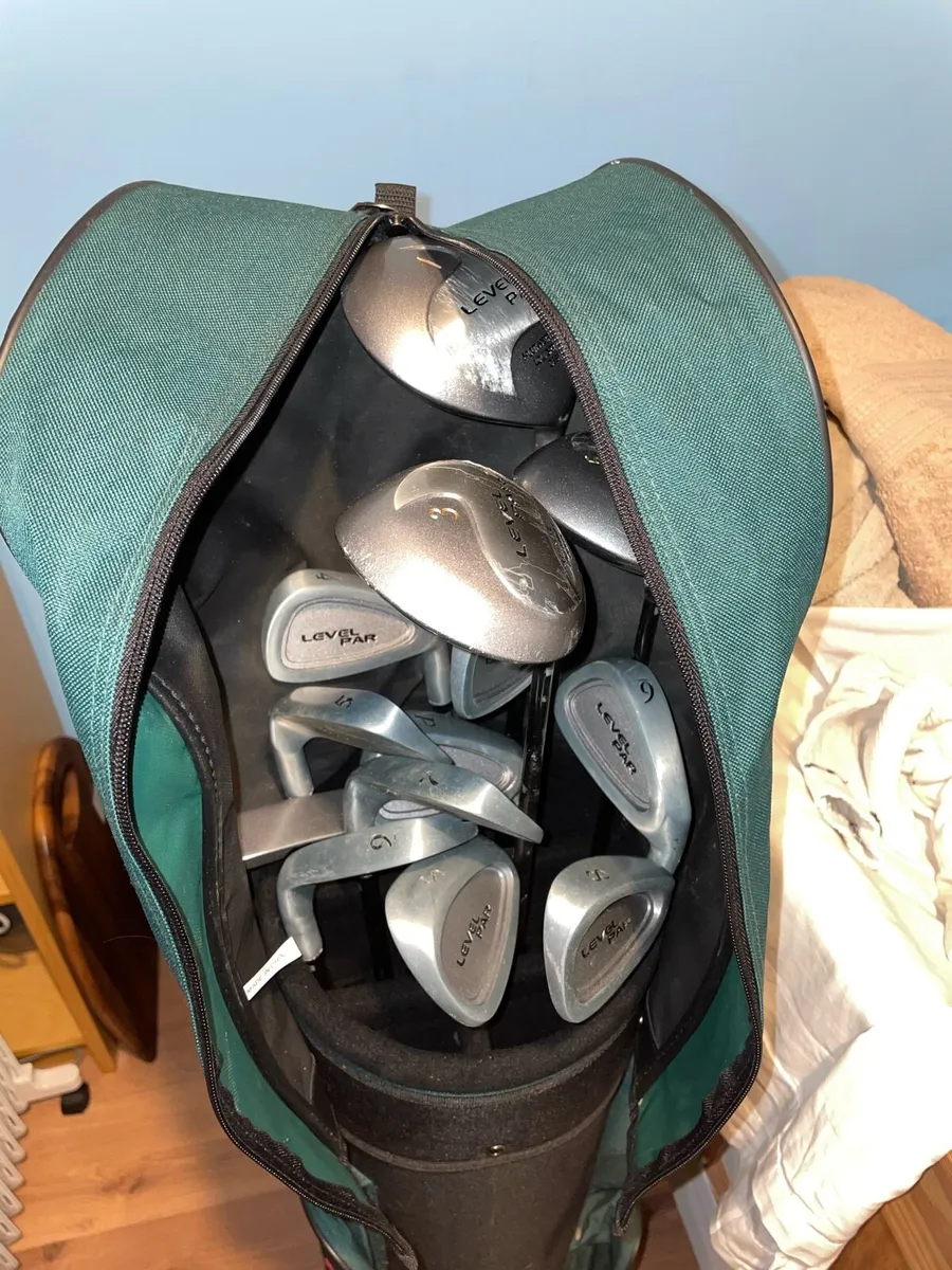 Full starter golf set; clubs, bag and trolly - Image 2