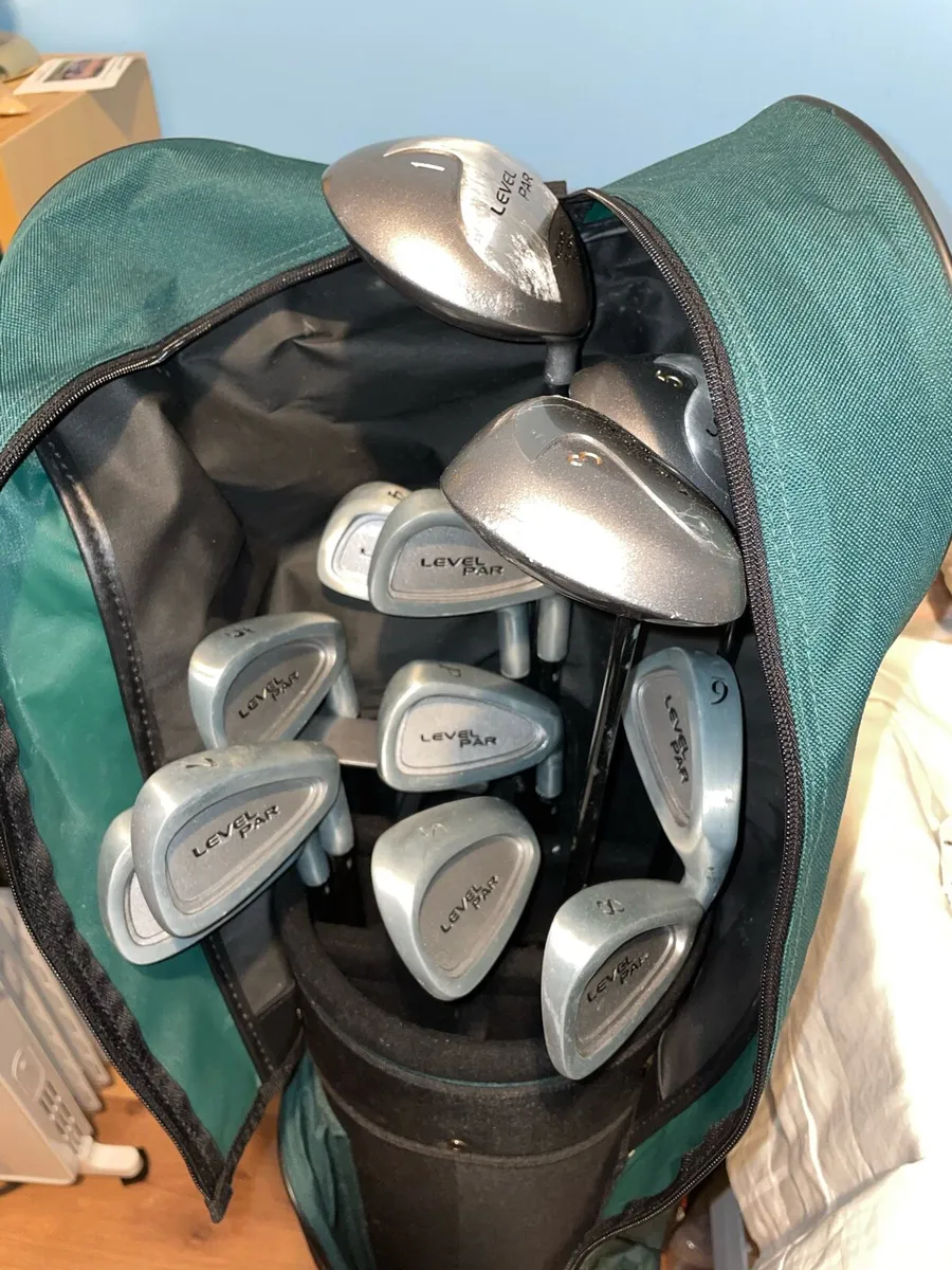 Full starter golf set; clubs, bag and trolly - Image 1
