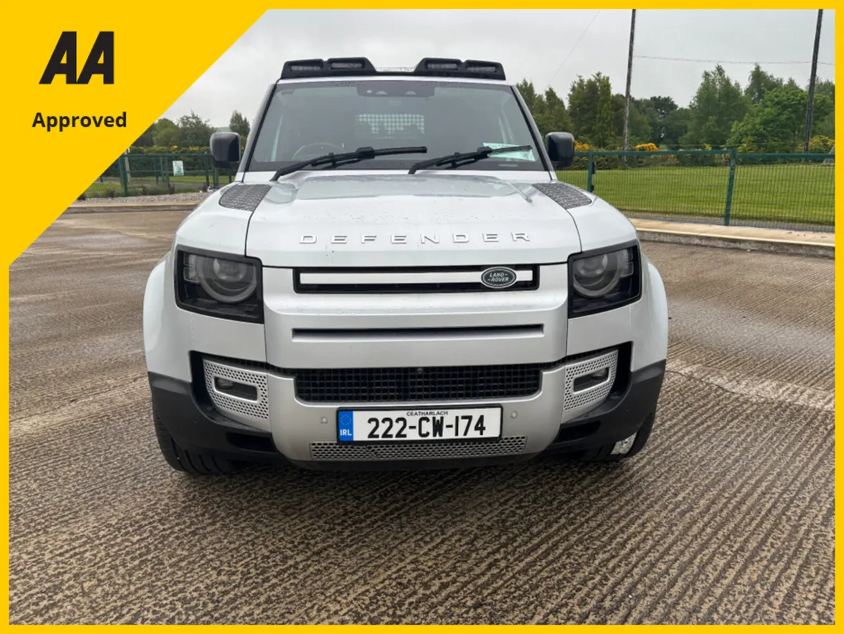 Land Rover Defender 110 3.0D HARD TOP SE - Image 3