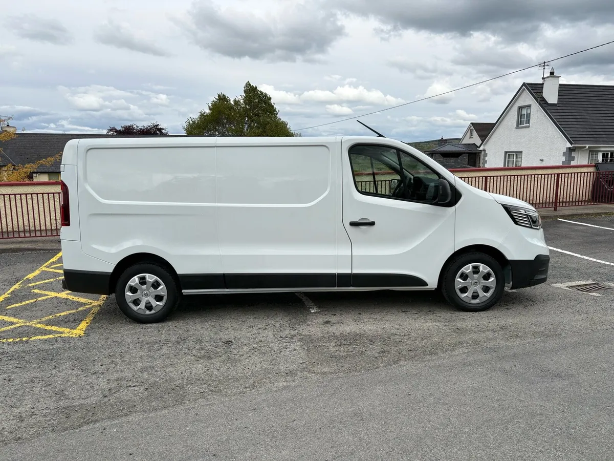 2023 (232) RENAULT TRAFIC 2.0 130BHP - Image 2