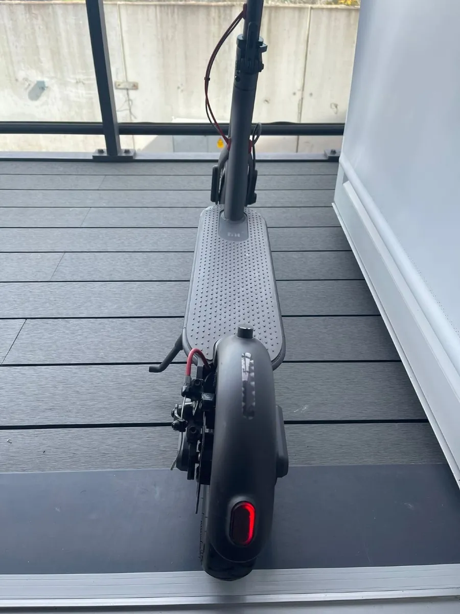 Xiaomi M365 E-Scooter – With Xtra Tyre,Accessories - Image 4