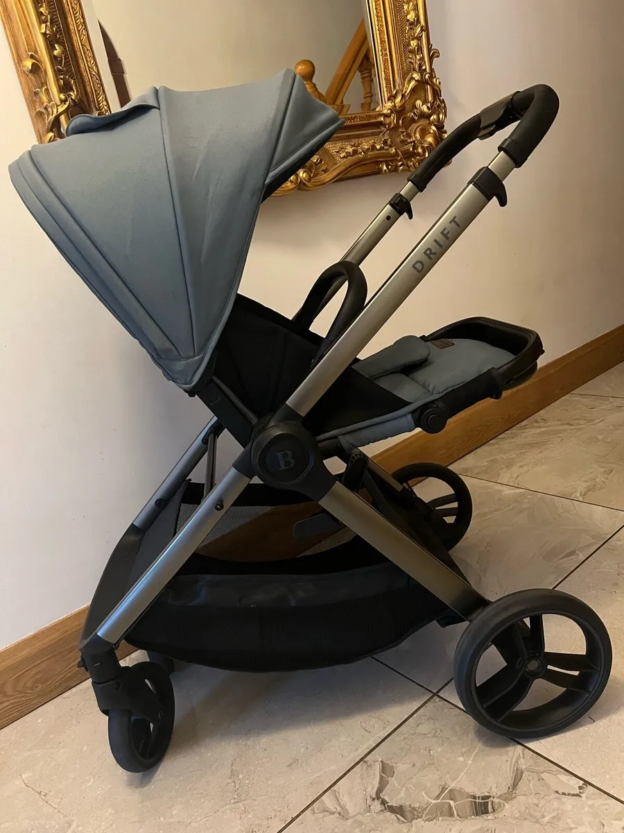 Full travel system with isofix base - Image 2