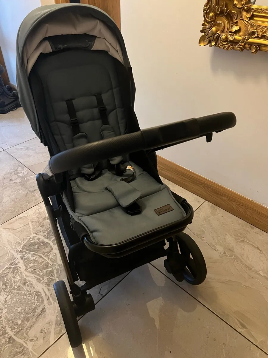 Full travel system with isofix base - Image 3