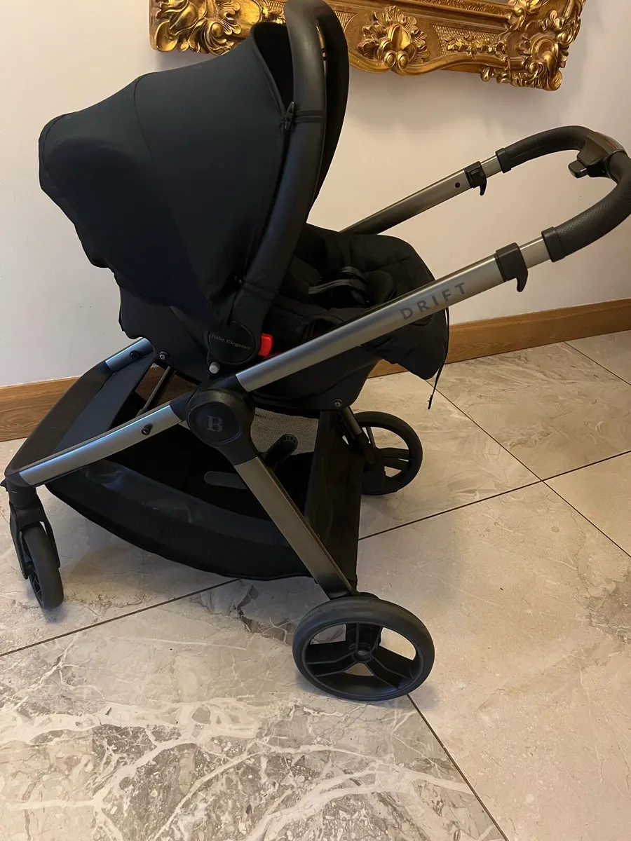 Full travel system with isofix base - Image 4