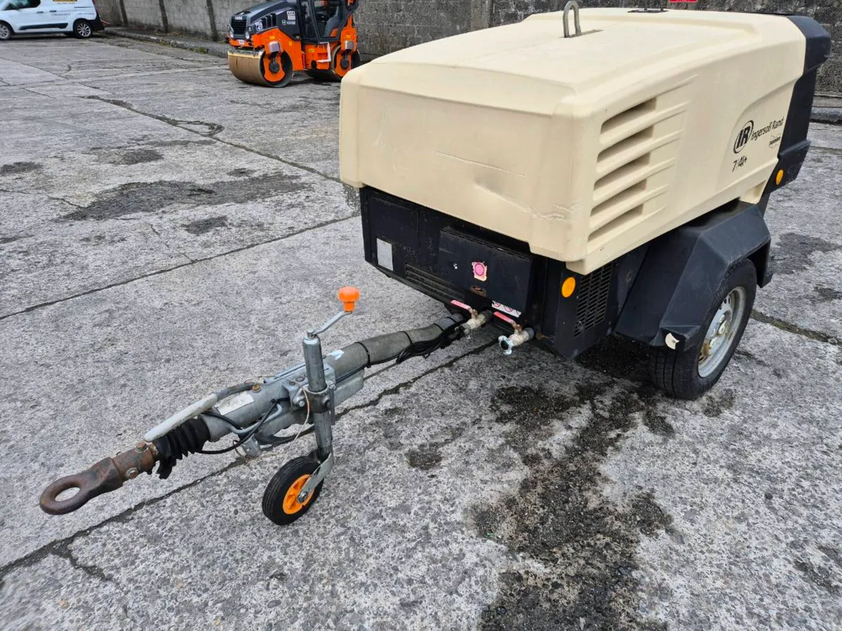 Doosan 741+ Air Compressor - Image 2